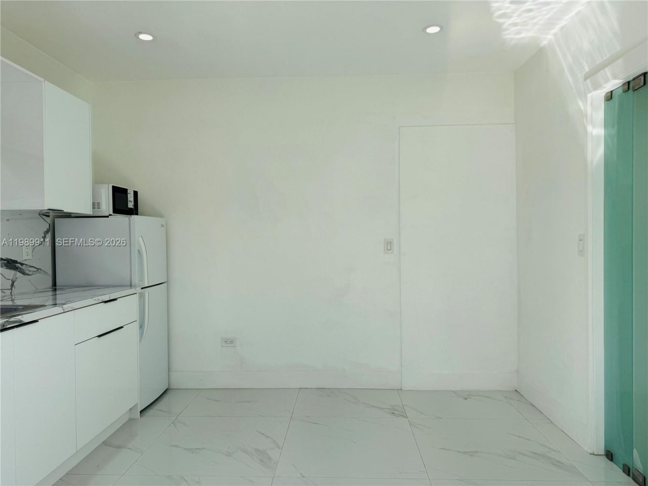 706 W 40th Pl , Unit Efficiency, Hialeah, FL 33012 Photo