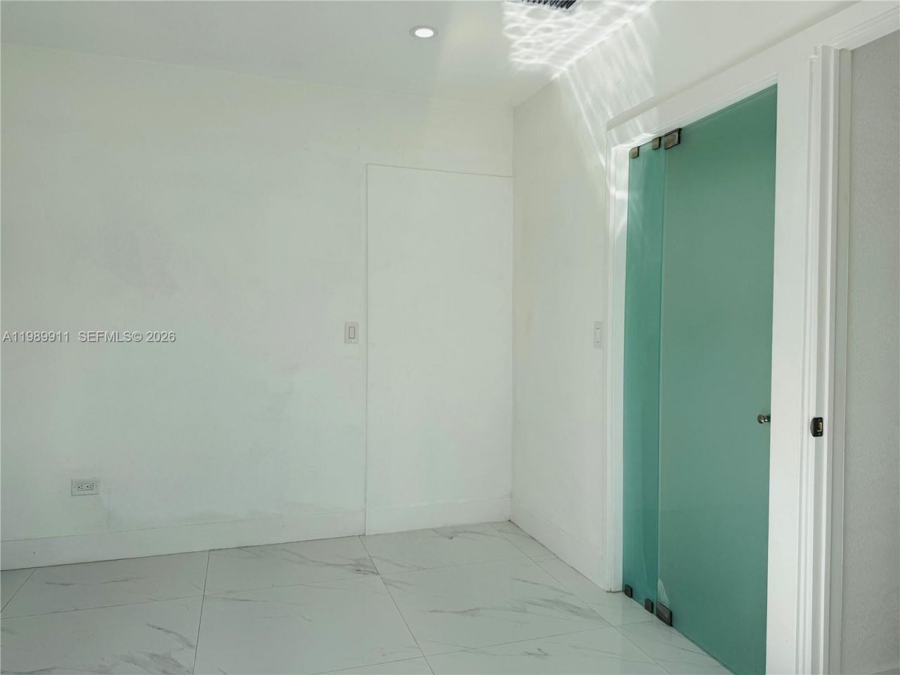 706 W 40th Pl , Unit Efficiency, Hialeah, FL 33012 Photo