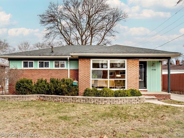 24460 Rosewood Street, Oak Park, MI 48237