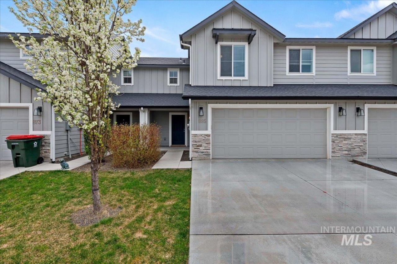 885 W Apple Pine St, Meridian, ID 83646 Main Photo
