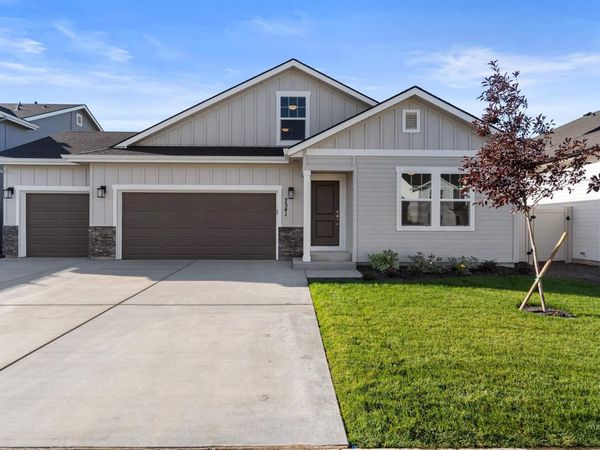 1586 Sw Silverstone Ave, Mountain Home, ID 83647