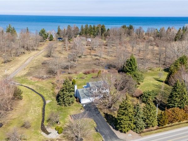 4637 Lake Road , Williamson, NY 14589