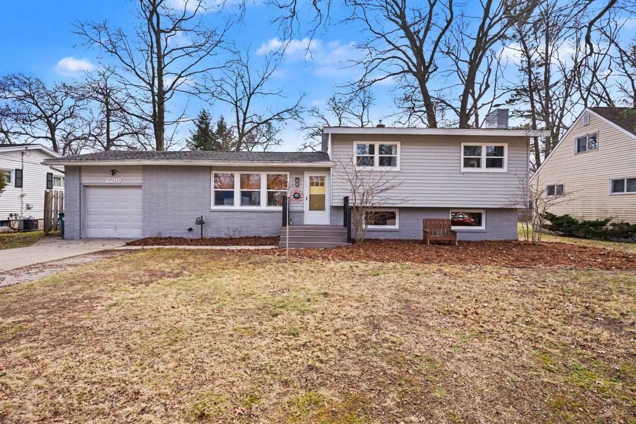 2289 Castle Avenue, Norton Shores, MI 49441 Main Photo