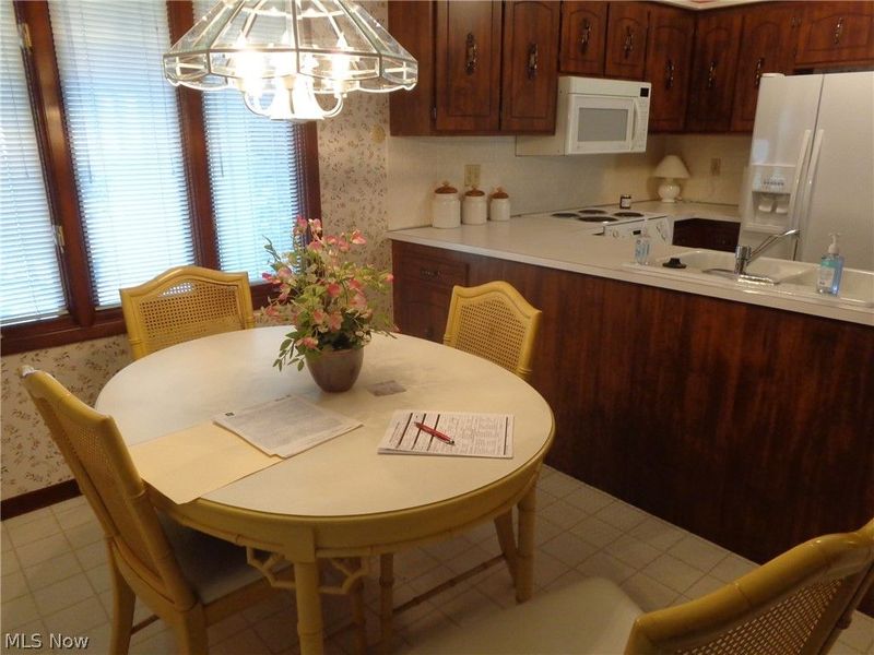 6920 Dogwood Circle, Middleburg Heights, OH 44130 Photo 11