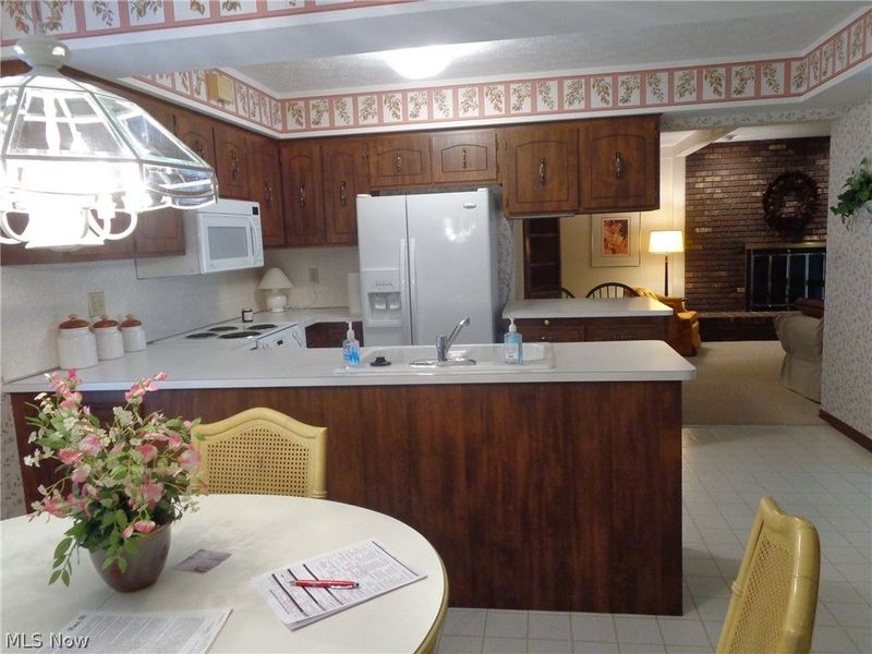 6920 Dogwood Circle, Middleburg Heights, OH 44130 Photo 12