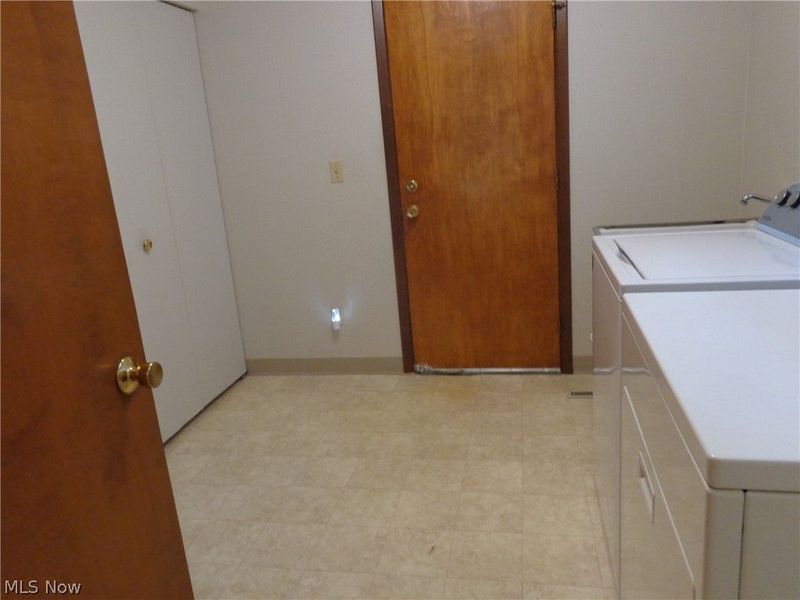 6920 Dogwood Circle, Middleburg Heights, OH 44130 Photo 21