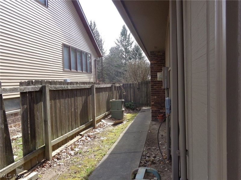 6920 Dogwood Circle, Middleburg Heights, OH 44130 Photo 48