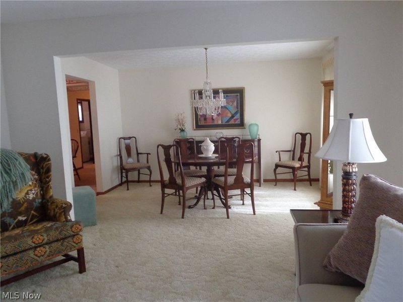 6920 Dogwood Circle, Middleburg Heights, OH 44130 Photo 6