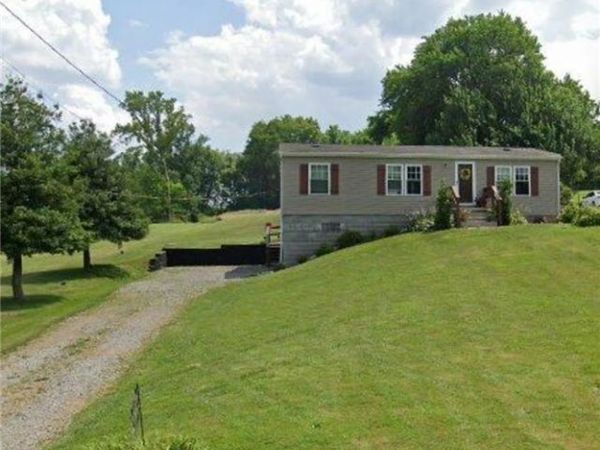 414 Gardner Center Rd , New Castle, PA 16101