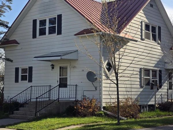 215 N OXFORD STREET, Wautoma, WI 54982