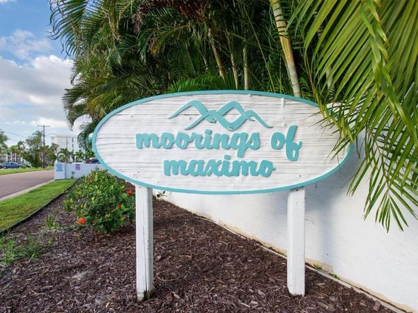 4900 38TH WAY S, Unit 302, ST PETERSBURG, FL 33711