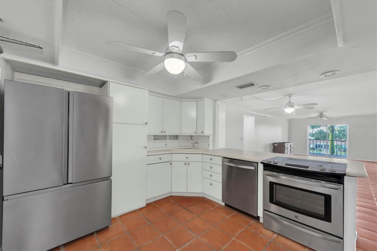 4900 38th Way S, Unit 302, Saint Petersburg, FL 33711 Photo