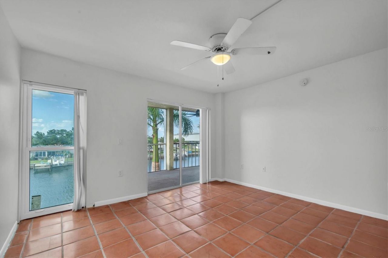 4900 38th Way S, Unit 302, Saint Petersburg, FL 33711 Photo