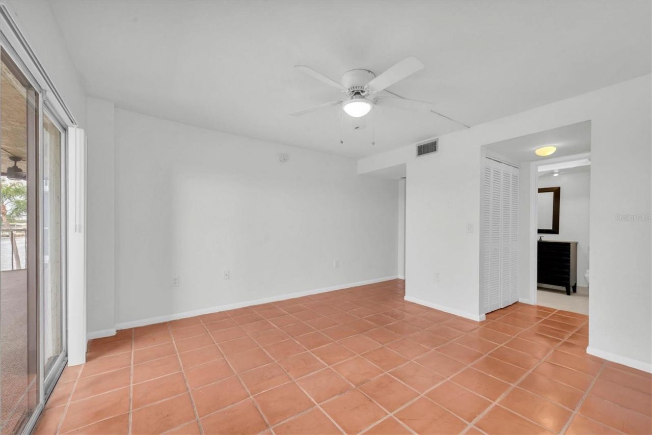 4900 38th Way S, Unit 302, Saint Petersburg, FL 33711 Photo