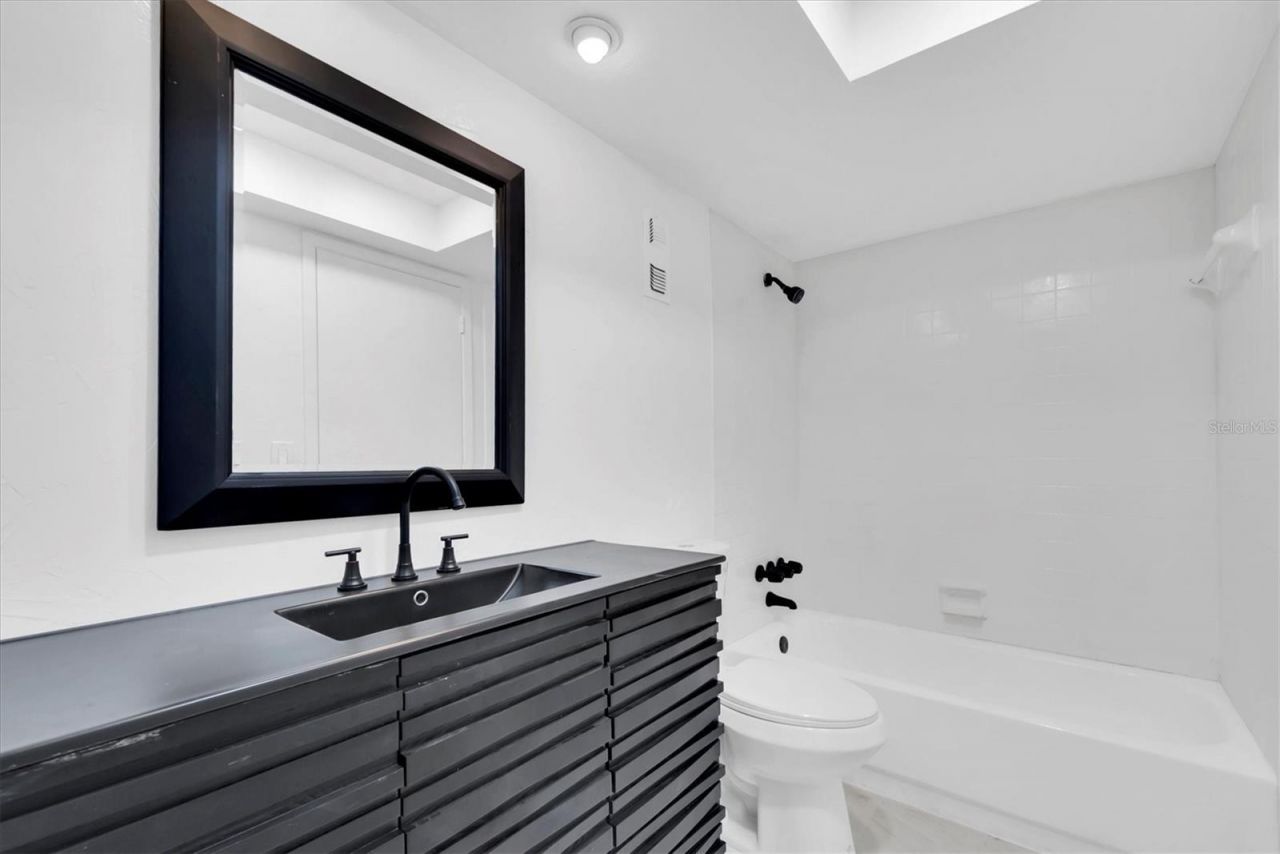 4900 38th Way S, Unit 302, Saint Petersburg, FL 33711 Photo