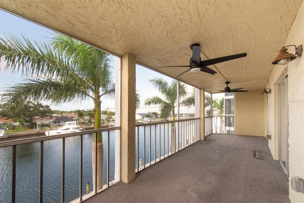 4900 38th Way S, Unit 302, Saint Petersburg, FL 33711 Photo