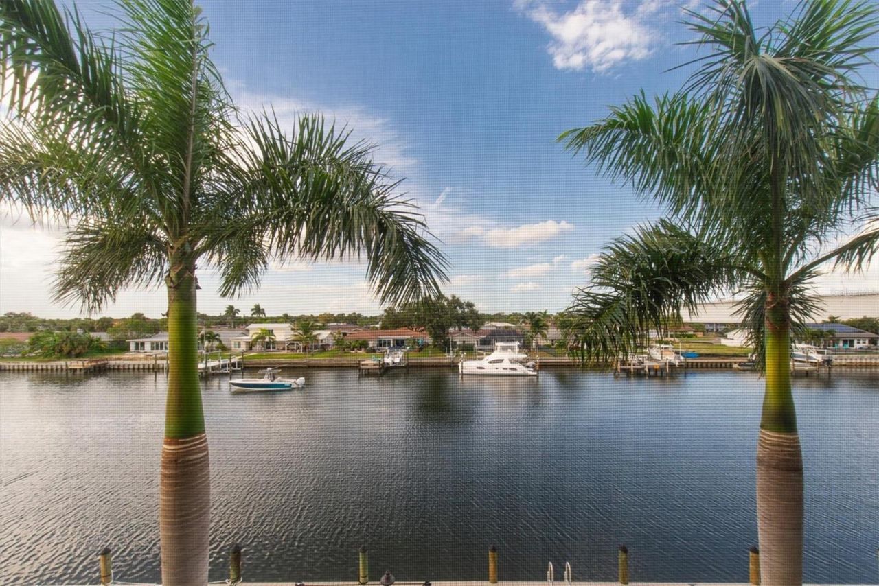 4900 38th Way S, Unit 302, Saint Petersburg, FL 33711 Photo