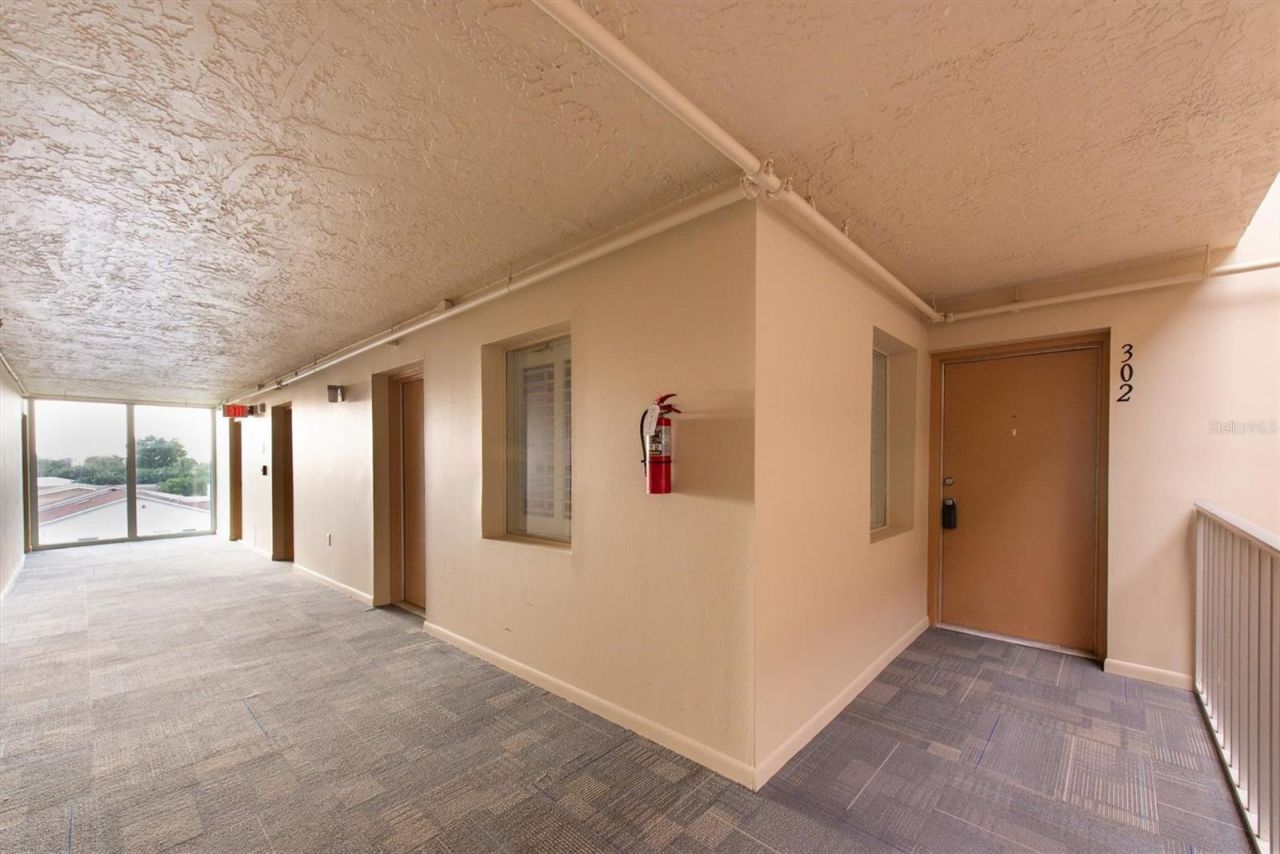 4900 38th Way S, Unit 302, Saint Petersburg, FL 33711 Photo