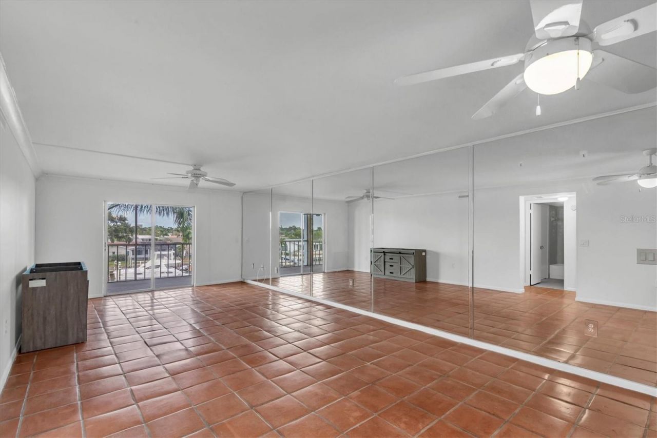 4900 38th Way S, Unit 302, Saint Petersburg, FL 33711 Photo