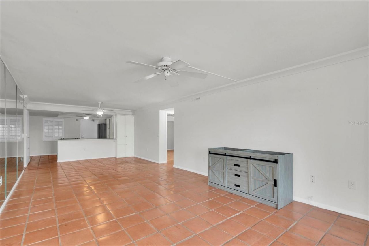 4900 38th Way S, Unit 302, Saint Petersburg, FL 33711 Photo