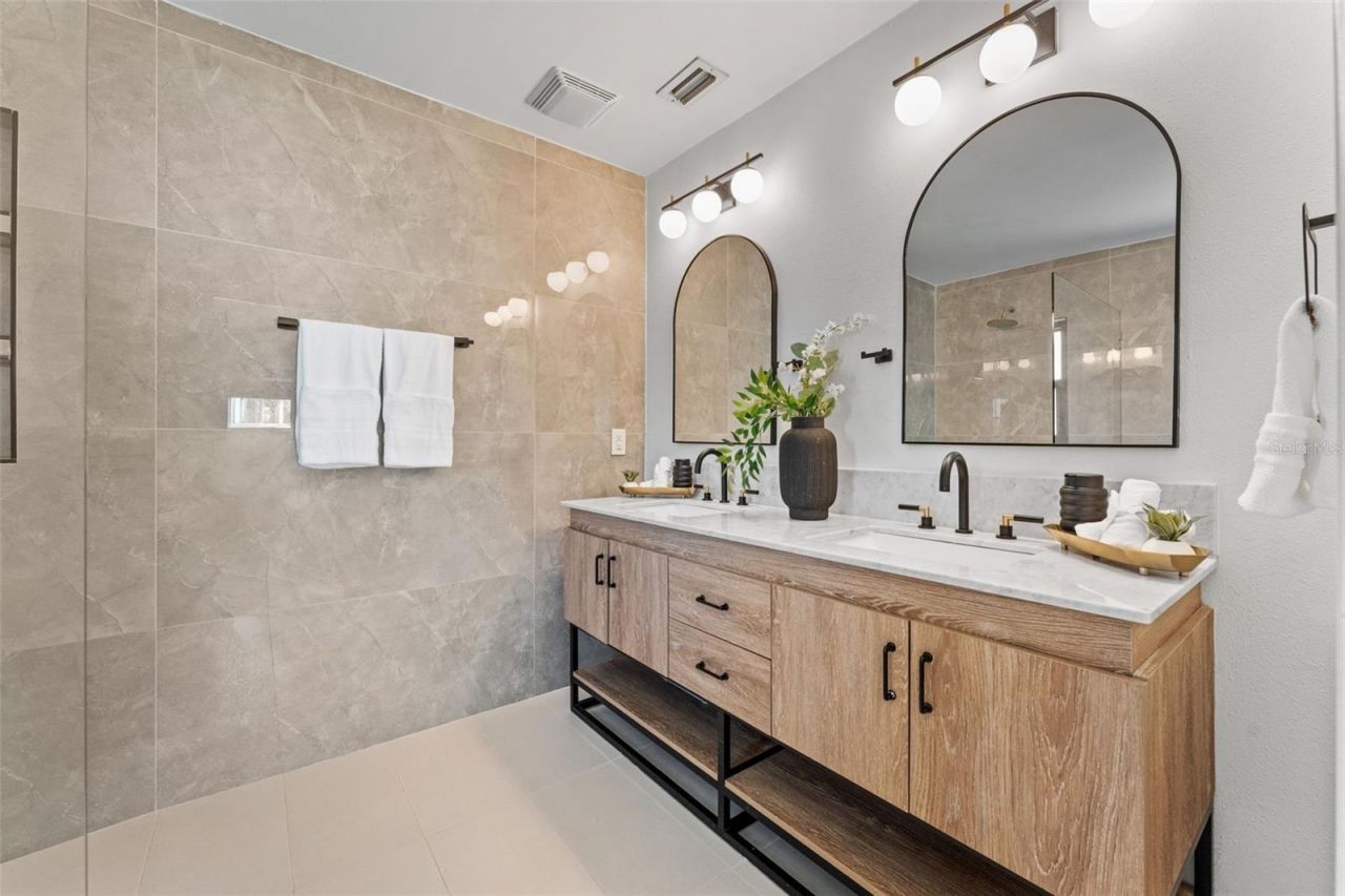 5233 Jennifer Place, Orlando, FL 32807 Photo