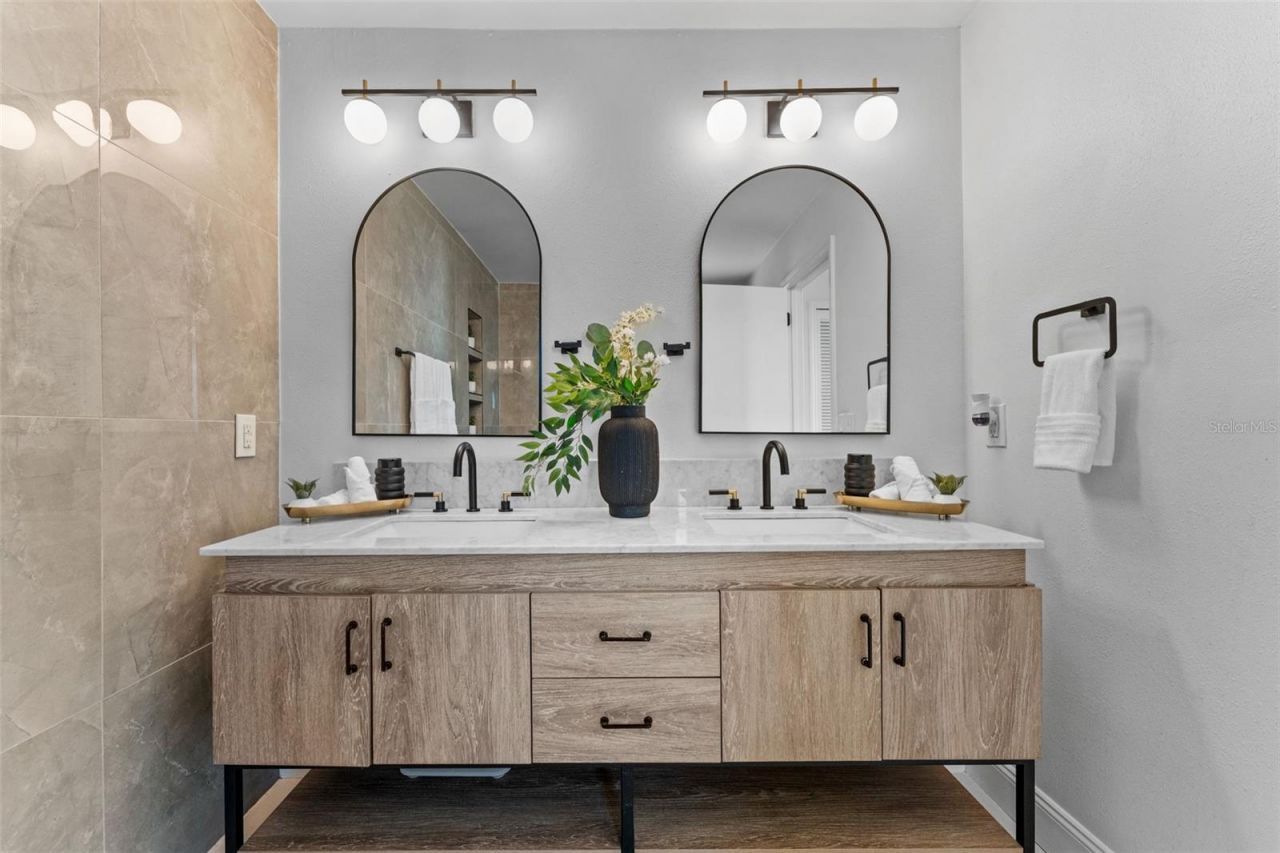 5233 Jennifer Place, Orlando, FL 32807 Photo