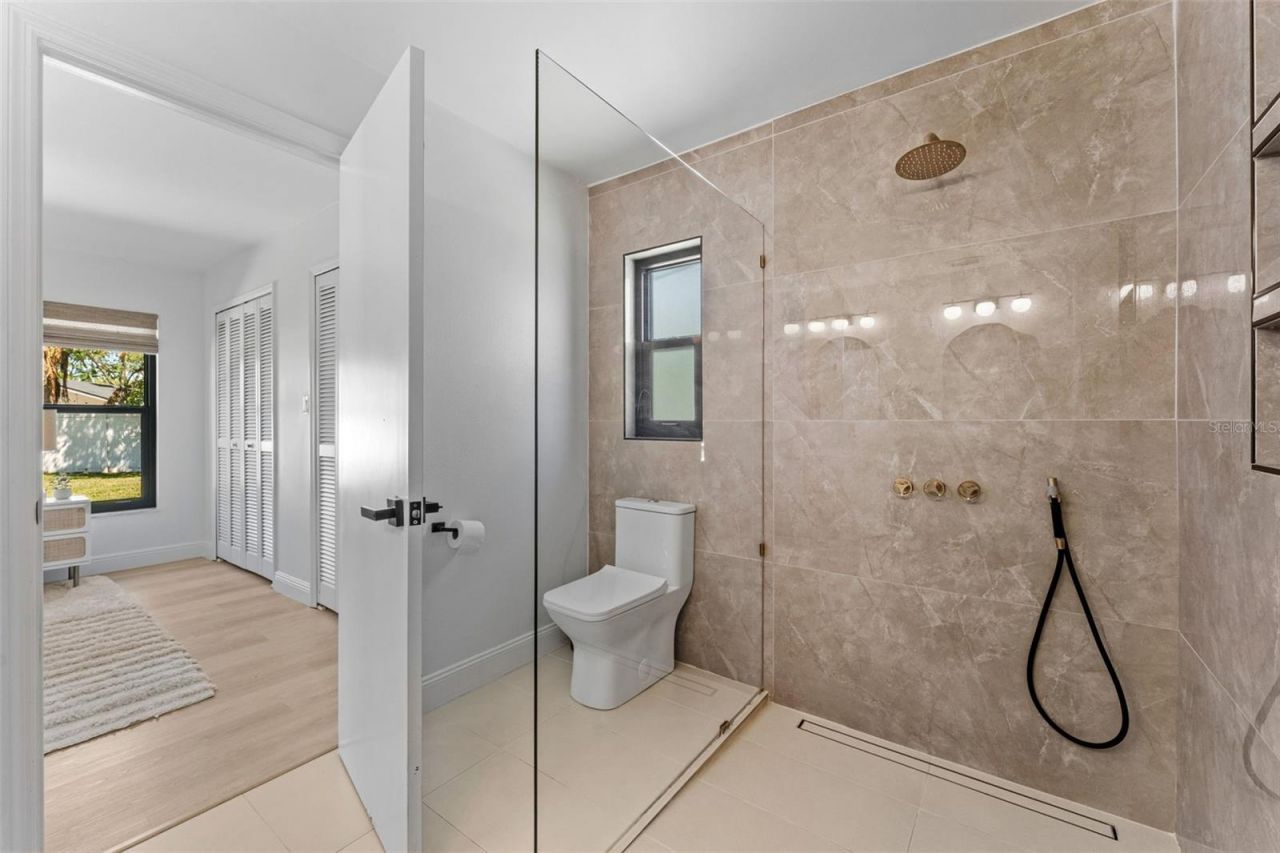 5233 Jennifer Place, Orlando, FL 32807 Photo