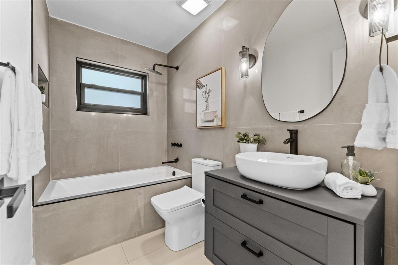 5233 Jennifer Place, Orlando, FL 32807 Photo