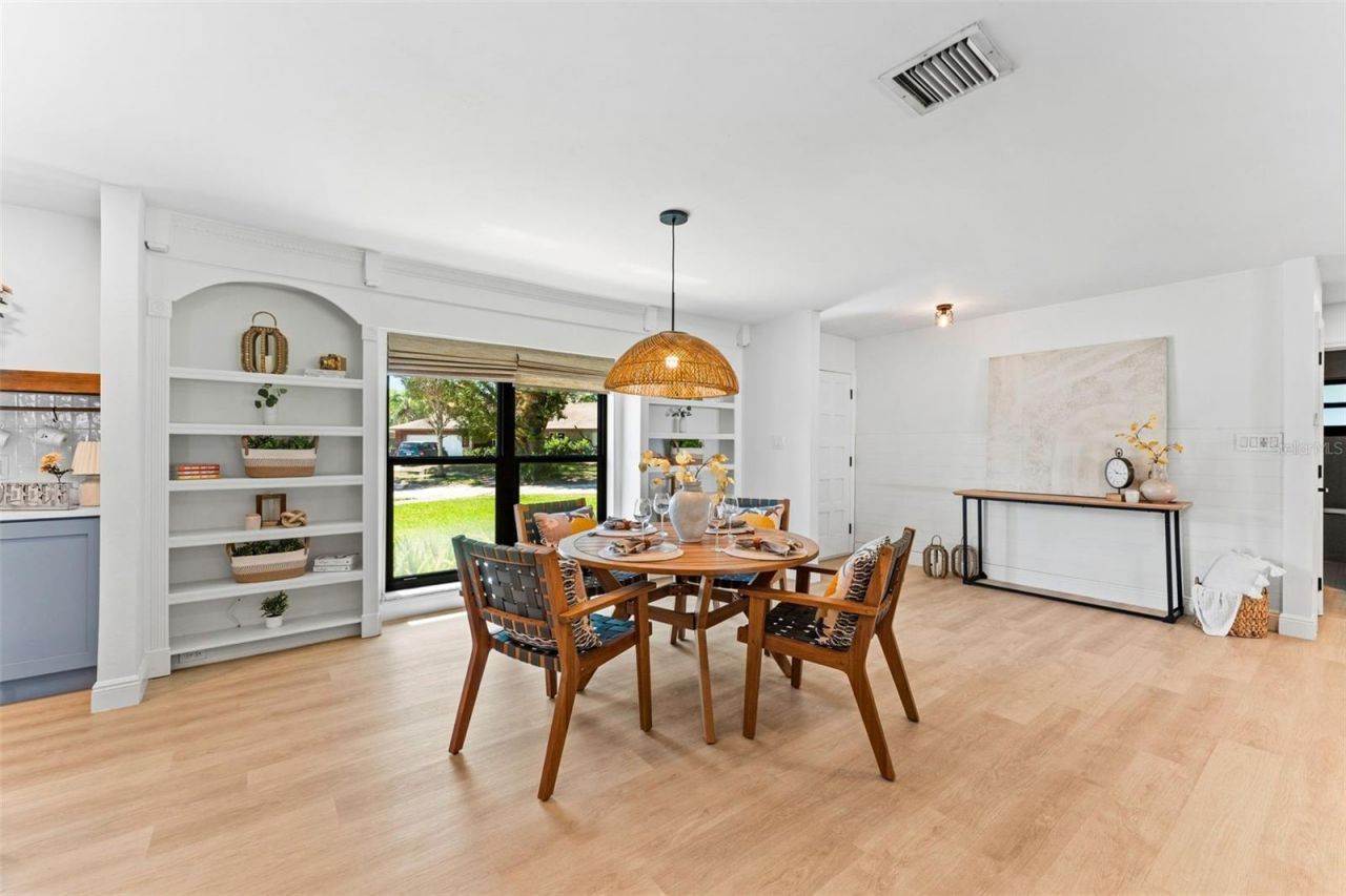 5233 Jennifer Place, Orlando, FL 32807 Photo