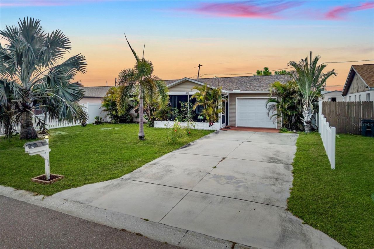 8318 76th Avenue, Seminole, FL 33777 Photo