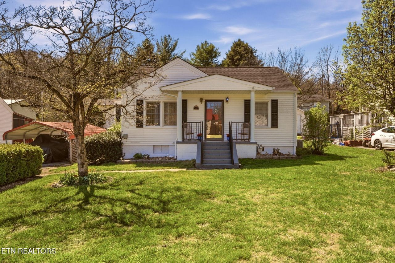 906 Riverview Drive, Lafollette, TN 37766 Main Photo