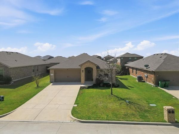 406 Calder Lane , Ponder, TX 76259