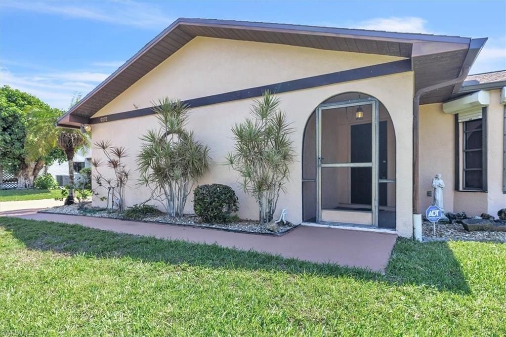 6070 Anchorline Ct, North Fort Myers, FL 33917 Photo