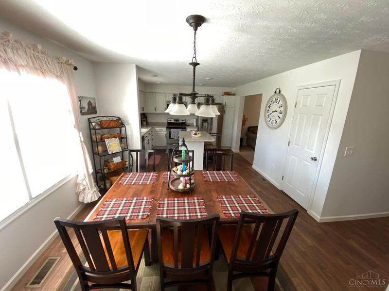 946 Brunswick Drive, Perry Twp, OH 45118 Photo 13