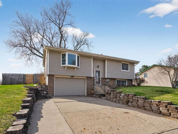 680 S Hickory Boulevard, Pleasant Hill, IA 50327