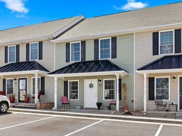 809 CARSON CIR, GROTTOES, VA 24441