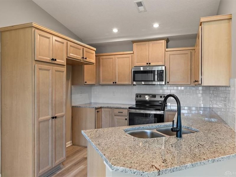 501 Greendell Bend, Unit 757-305, Fairborn, OH 45324 Photo 2