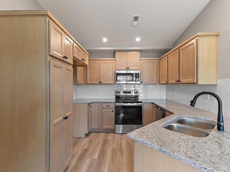 501 Greendell Bend, Unit 757-305, Fairborn, OH 45324 Photo 3