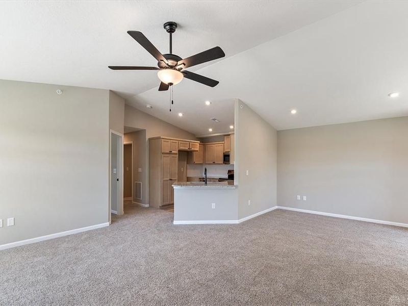 501 Greendell Bend, Unit 757-305, Fairborn, OH 45324 Photo 6