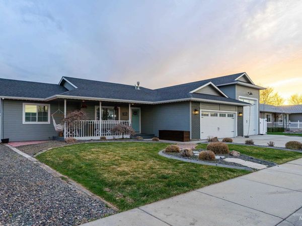 385 W Creekview Dr., Meridian, ID 83646