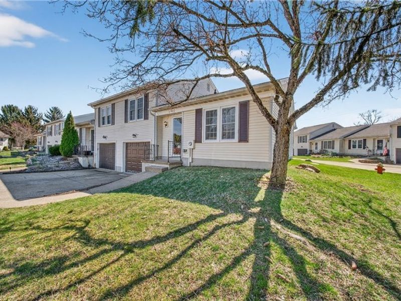 5236 Creekside Boulevard, Brunswick Hills, OH 44212 Photo 2