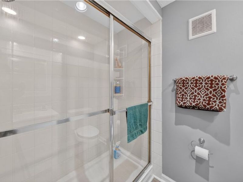 5236 Creekside Boulevard, Brunswick Hills, OH 44212 Photo 27