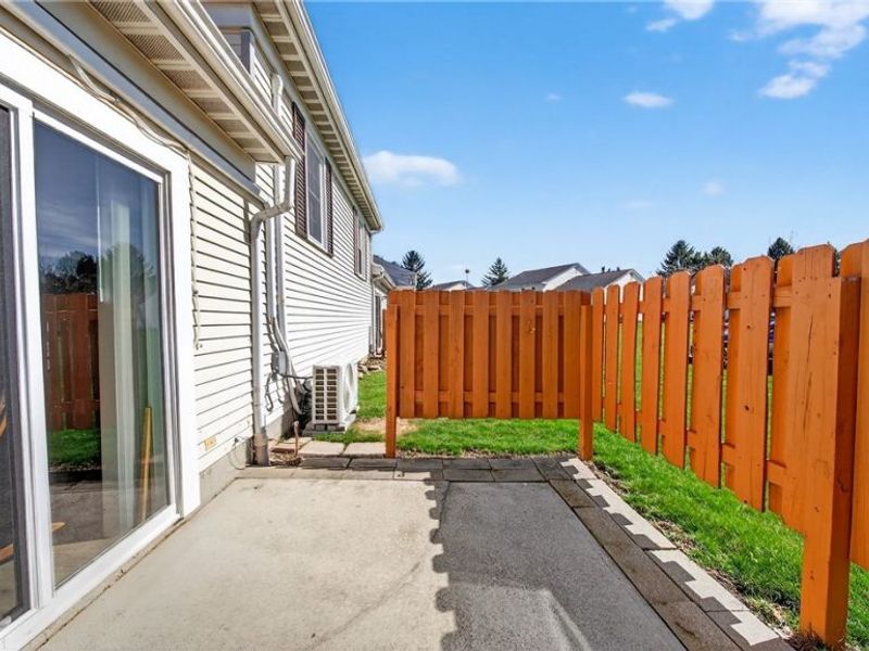 5236 Creekside Boulevard, Brunswick Hills, OH 44212 Photo 34