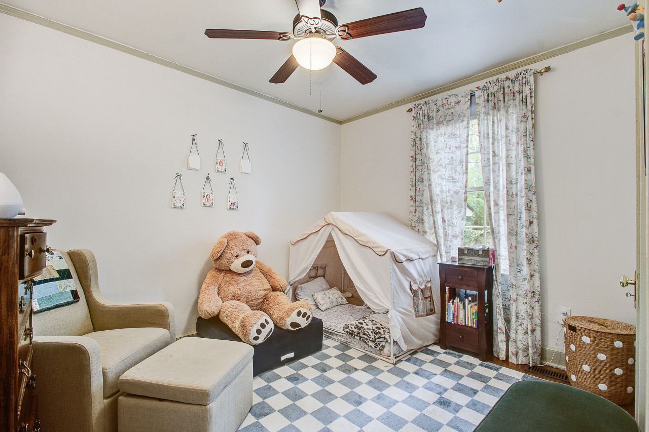 4420 S Rhett Avenue Photo 16