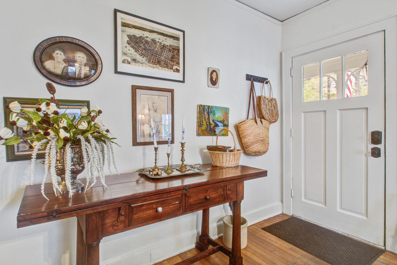 4420 S Rhett Avenue Photo 6