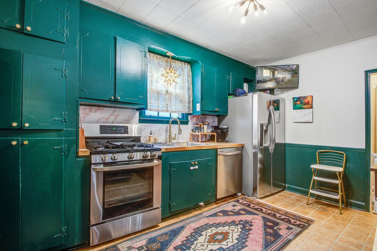 4420 S Rhett Avenue Photo 9