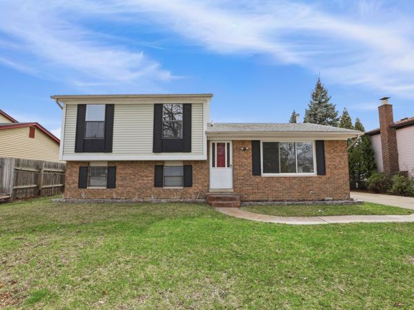 41427 Larimore Lane, Canton, MI 48187