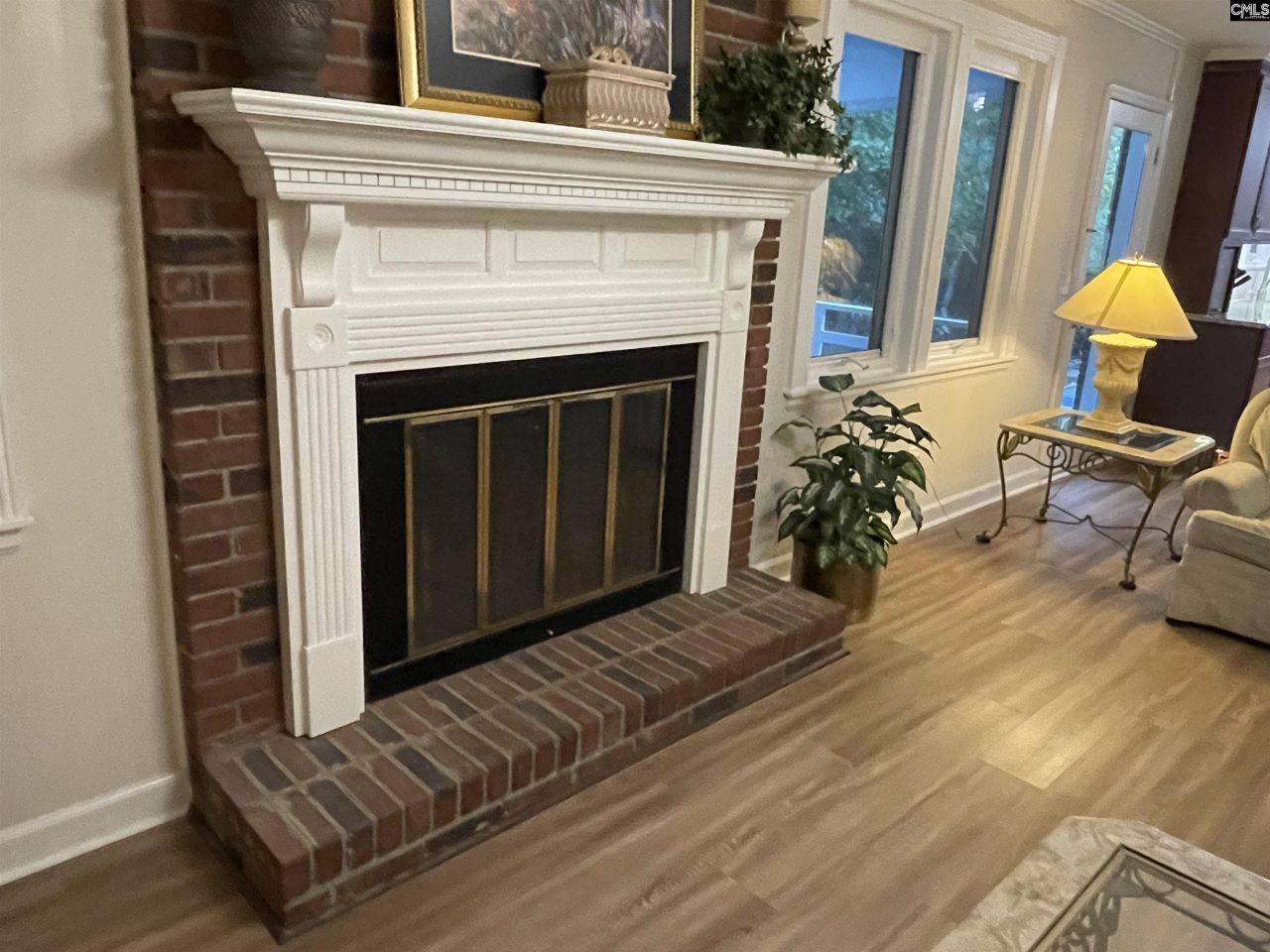 2204 Bee Ridge Road  Photo 10