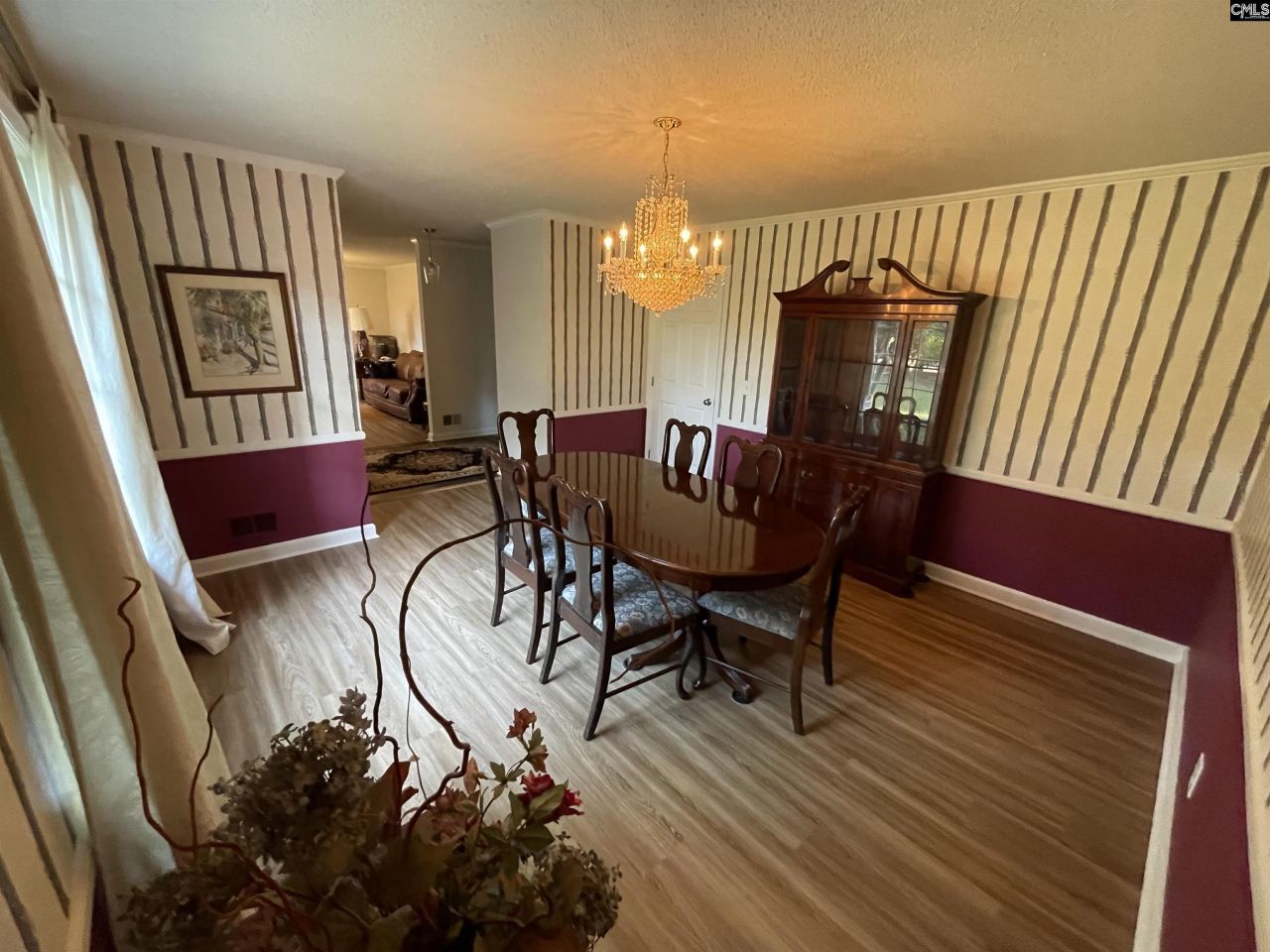 2204 Bee Ridge Road  Photo 13