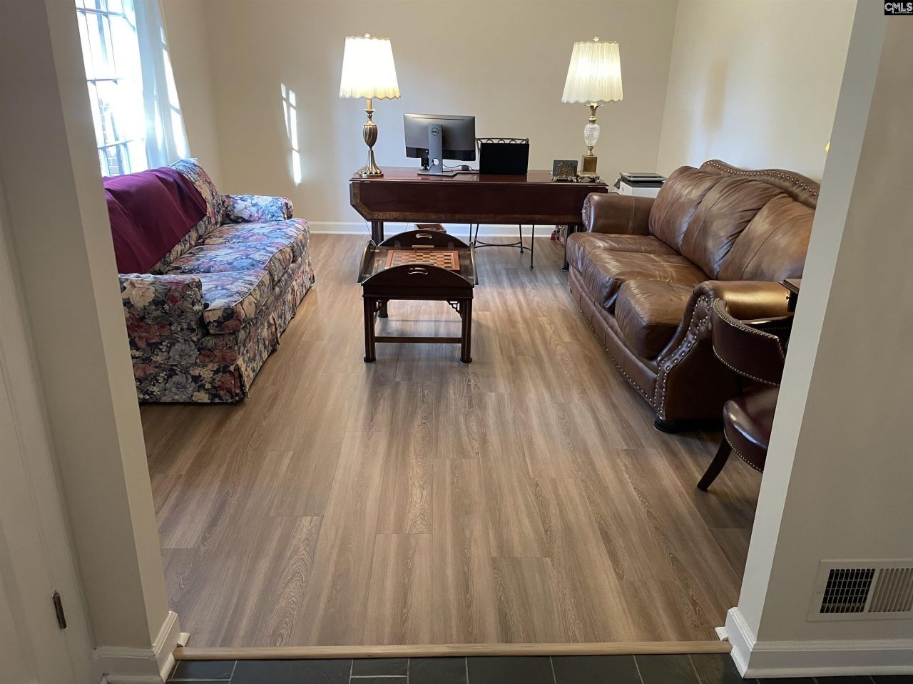 2204 Bee Ridge Road  Photo 15